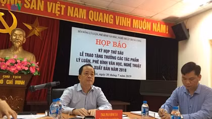 Trao thưởng cho 15 tác phẩm lý luận, phê bình văn học, nghệ thuật