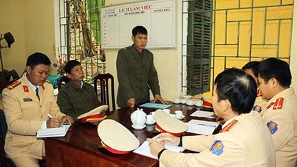 Giữ bình yên tuyến đường thủy sông Đà