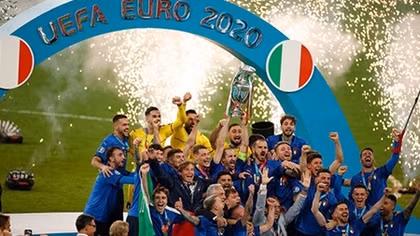 Anh - Italia, ánh sáng của bóng đá