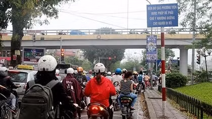 Hà Nội bỏ 76 biển báo giao thông không hiệu quả