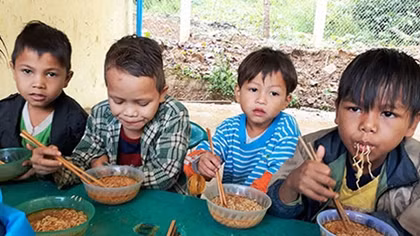 Tan hoang nóc Ông Tuân