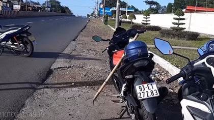 Hai nhóm thanh niên hỗn chiến trên đường, 1 người nguy kịch