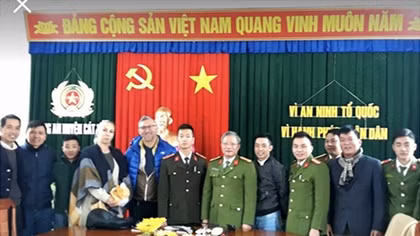 Bàn giao trên 100 triệu cho khách du lịch nước ngoài bỏ quên