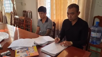 Xử lý nhóm cho vay lãi nặng nghiện ma túy và thủ sẵn “hàng nóng”
