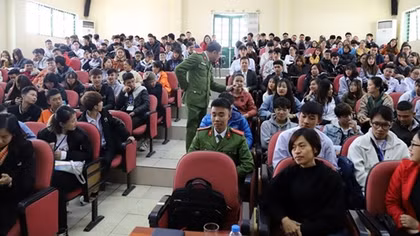 Cần làm gì trước hiện tượng nữ sinh… mất tích?