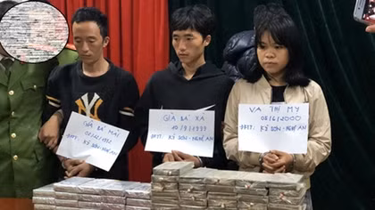 Vận chuyển 55 bánh heroin trong khoang hành lý xe khách