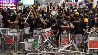 Hong Kong chịu hệ lụy từ các cuộc biểu tình