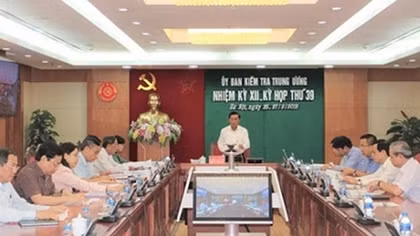 “Hạt giống đỏ” kế cận (phần 3)