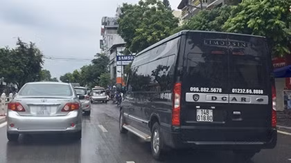 Khó xử lý xe khách giả danh xe hợp đồng