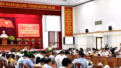Cần giải quyết vấn đề phát triển kinh tế và ứng phó với biến đổi khí hậu