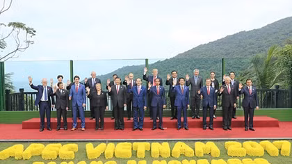 Vị ngọt trong quả đắng