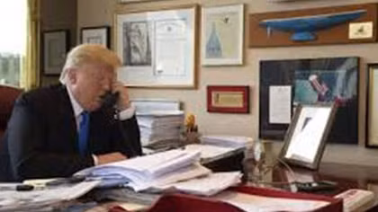 Donald Trump thu hút không kém một ngôi sao của giới showbiz