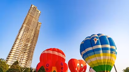 Màn trình diễn khinh khí cầu đầy màu sắc trên biển Đà Nẵng