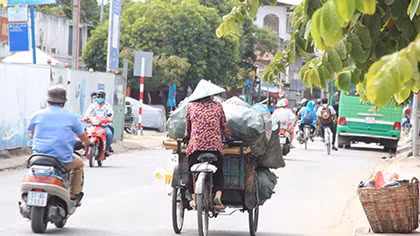 Kinh hoàng xe lôi, xe ba gác