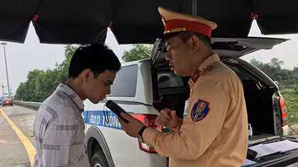 Cần ngăn chặn “ma men” sau tay lái