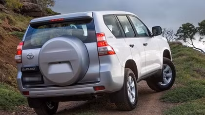 Hốt gọn xe Land Cruiser chở 97 bánh heroin