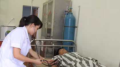 Nhọc nhằn bác sĩ trại giam
