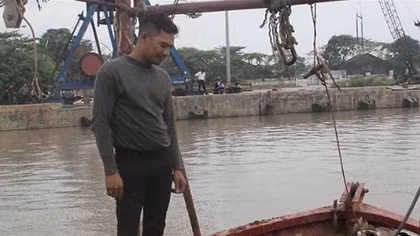Mò sắt vụn, vớ phải… bom