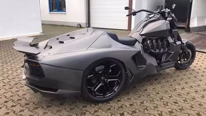 Độc đáo chiếc xe “đầu mô tô - đít Lamborghini Aventador”