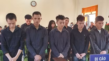 Án mạng chỉ từ chuyện bình phẩm "hình xăm hổ báo"
