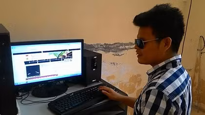 Người thầy khiếm thị và giấc mơ về những con chữ