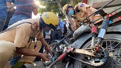 TP Hồ Chí Minh quyết xử lý xe… “cà tàng”