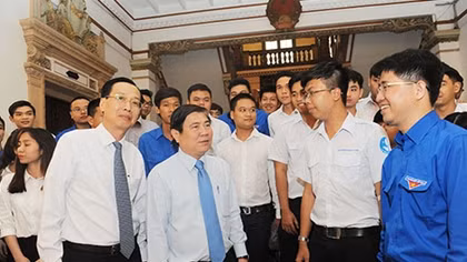 Sinh viên tiêu biểu "hiến kế" cho lãnh đạo UBND TP HCM