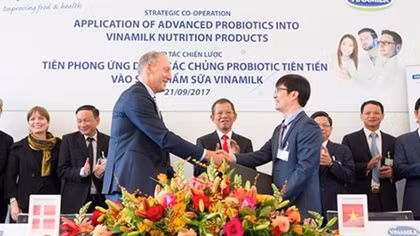 Vinamilk ra mắt sữa bột trẻ em bổ sung tổ yến
