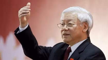 ​Đấu tranh mạnh mẽ chống chủ nghĩa cá nhân, thói ích kỷ vụ lợi, "lợi ích nhóm"