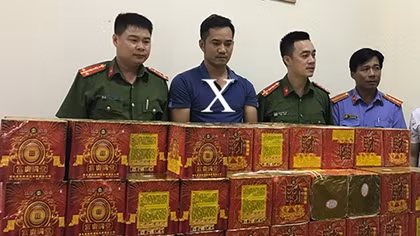 Trên đường vận chuyển trái phép gần 3 tạ pháo thì bị bắt giữ
