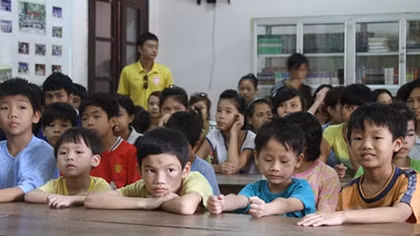  Mồ côi tội lắm ai ơi…