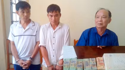Giả khách du lịch để đi "buôn" ma túy