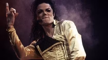 Michael Jackson vẫn kiếm tiền tỉ sau 10 năm qua đời