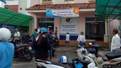 Tàu đi Phú Quốc tiếp tục ngưng hoạt động do thời tiết xấu