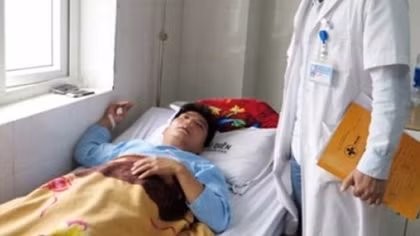 Kỷ luật thầy giáo dùng vũ lực phạt học sinh