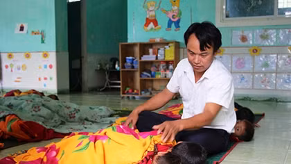 Nỗ lực vận động học sinh trở lại lớp sau Tết