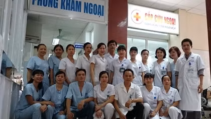 Tuyển đặc cách 10 bác sỹ nội trú và thủ khoa xuất sắc