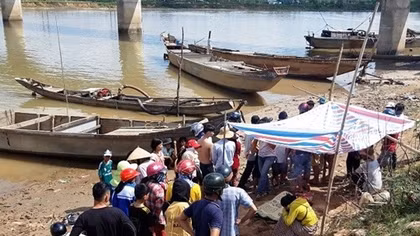 Tìm thấy thi thể con của cặp vợ chồng trẻ nghi nhảy sông tự vẫn
