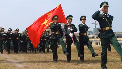Quân đội nhân dân anh hùng của dân tộc Việt Nam anh hùng