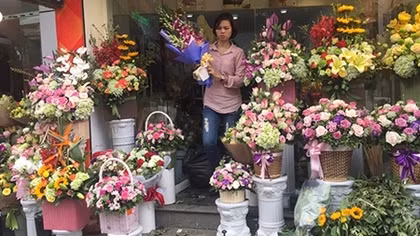  Hoa nhập khẩu giá “khủng”, quà tặng giảm giá