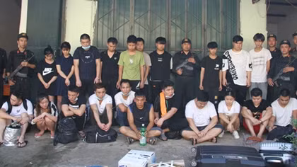Bắt 21 đối tượng lừa đảo người Trung Quốc trốn truy nã tại Lào Cai