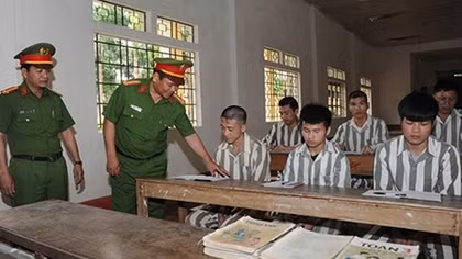 Lớp học đặc biệt ở Trại giam Tân Lập