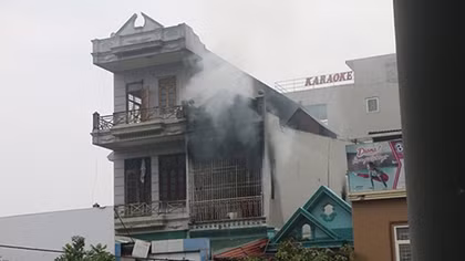 Cháy cửa hàng kinh doanh giầy dép Hùng Thanh