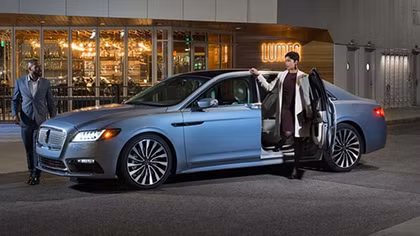 Độc đáo phiên bản Lincoln Continental cửa nghịch đặc biệt