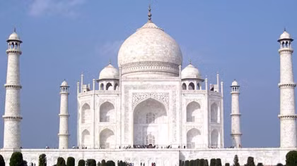 Taj Mahal ngày càng “xanh xao” do ô nhiễm