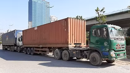 Triệt phá đường dây buôn lậu thuốc bắc trá hình