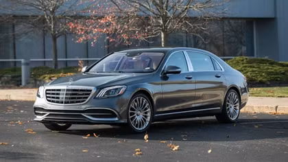 Triệu hồi hơn 1 vạn xe sang Mercedes vì lỗi chảy dầu động cơ
