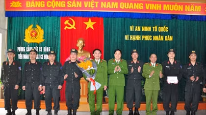 Cảnh sát cơ động tuần tra bắt giữ đối tượng tàng trữ trái phép chất ma túy