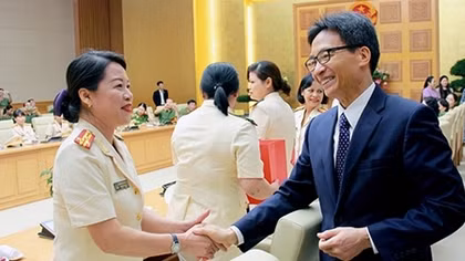 Phó Thủ tướng Vũ Đức Đam gặp mặt Phụ nữ Công an tiêu biểu năm 2018