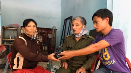 Nhặt được 180 triệu đồng và 1,3 cây vàng khi thu mua ve chai
